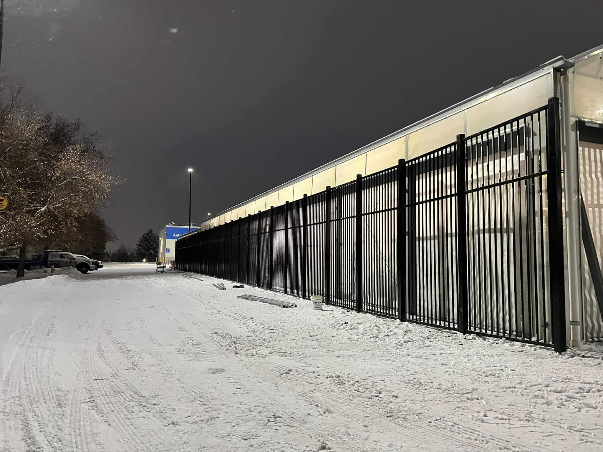 Commercial security fence